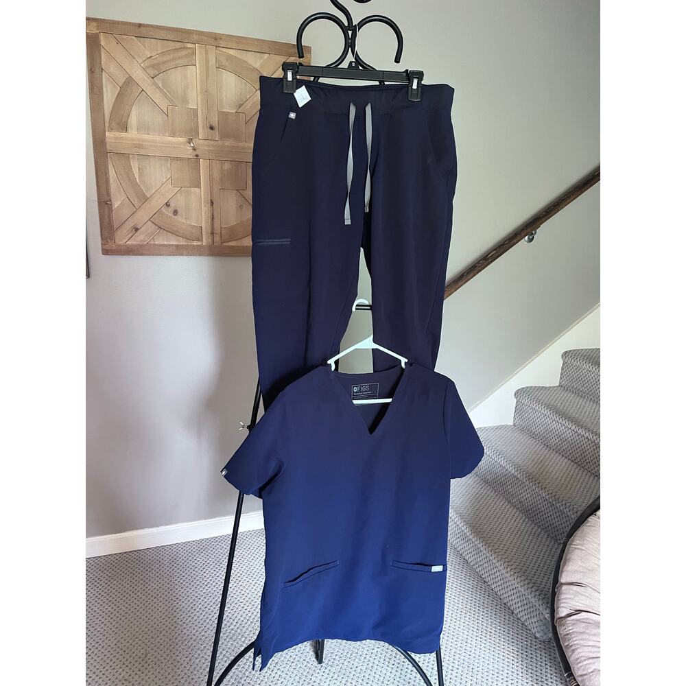 Figs W blue scrub set, pants size L/P, top size L